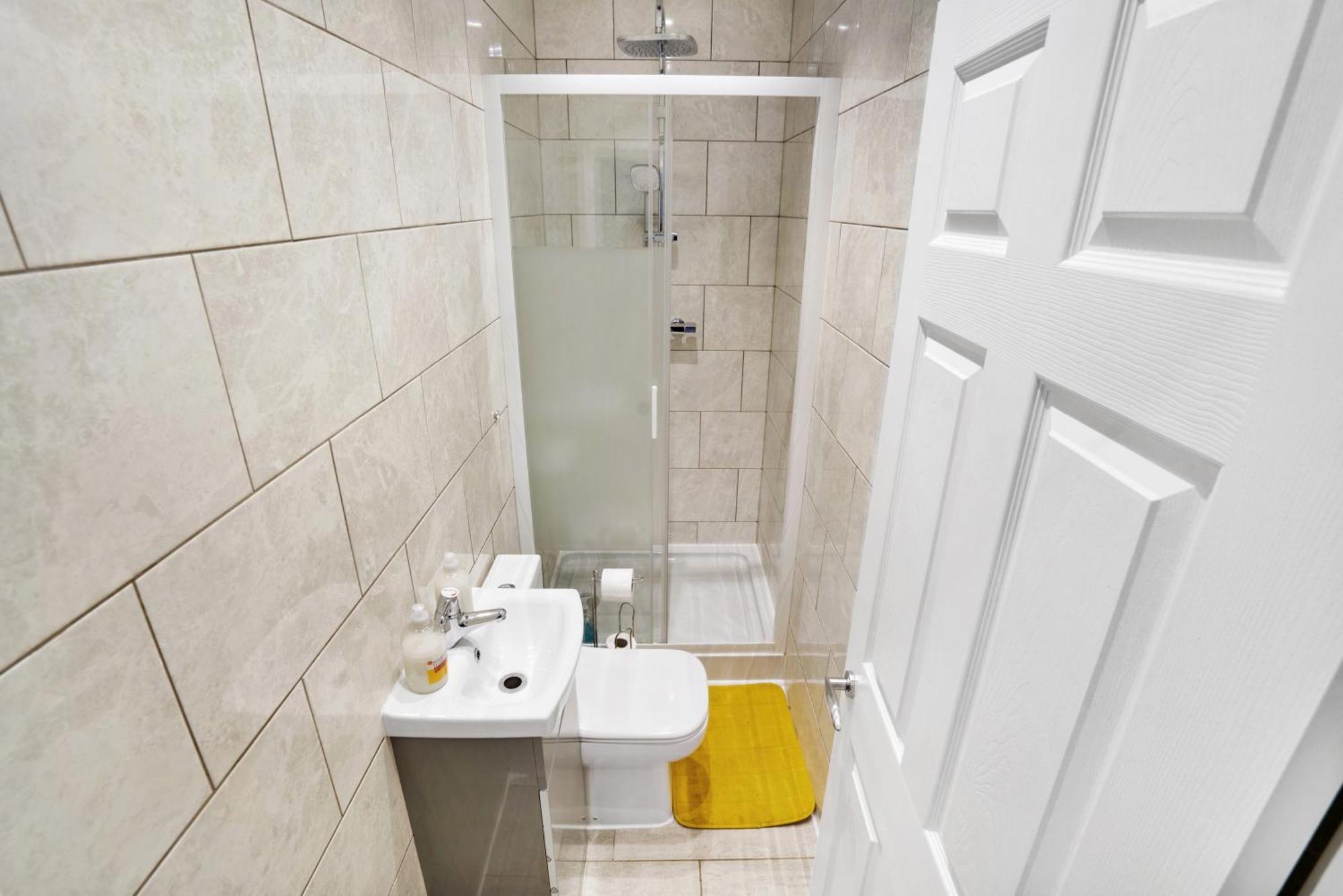 Holiday home 7 Bedroom House With Garden London