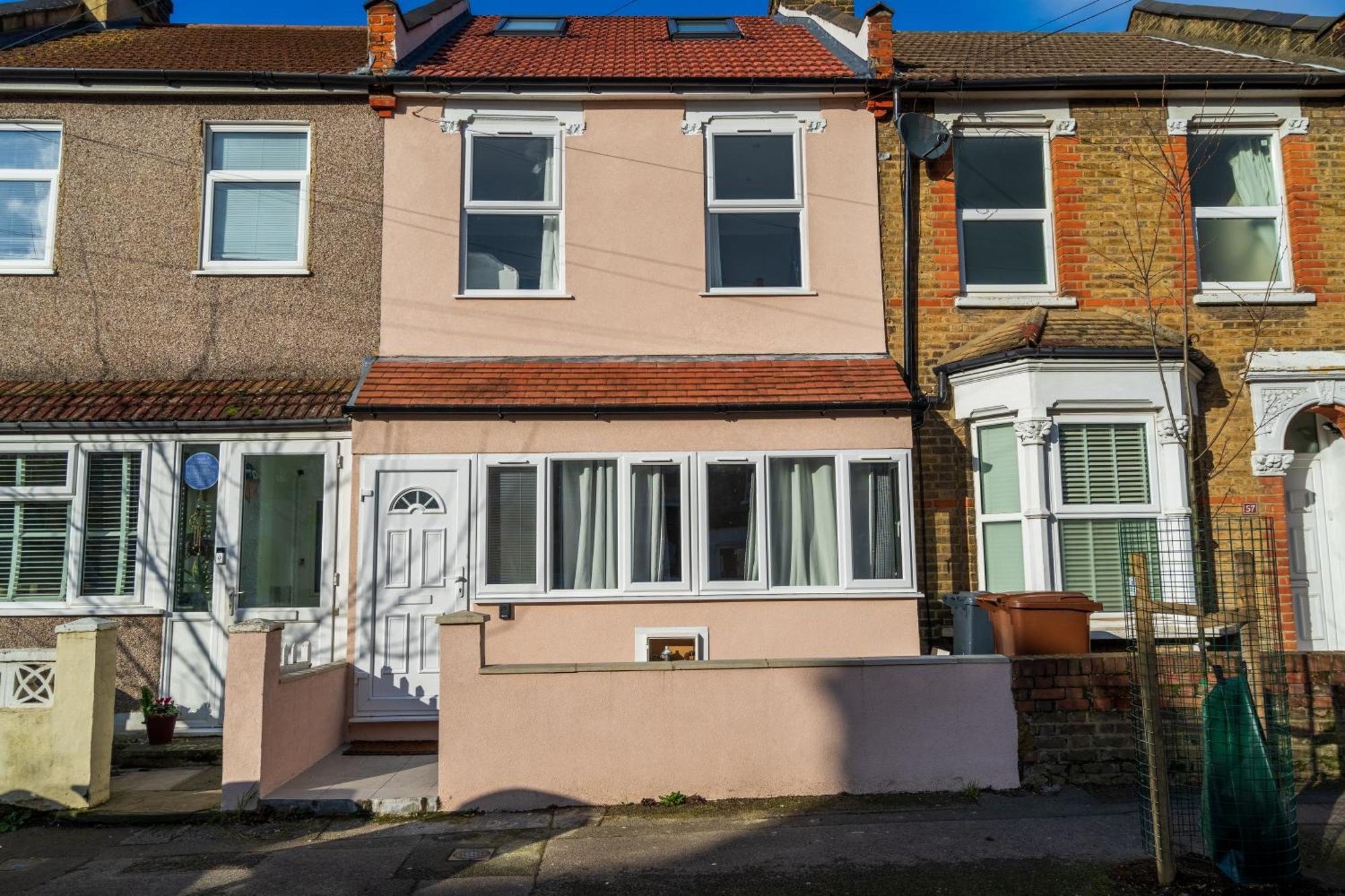 7 Bedroom House With Garden Holiday home