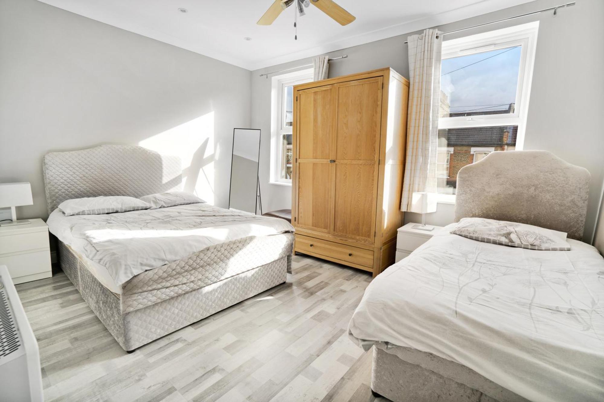 7 Bedroom House With Garden Hébergement de vacances